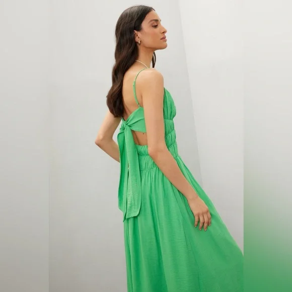 Astr Vibrant Green Midi Dress - Picture 2 of 7